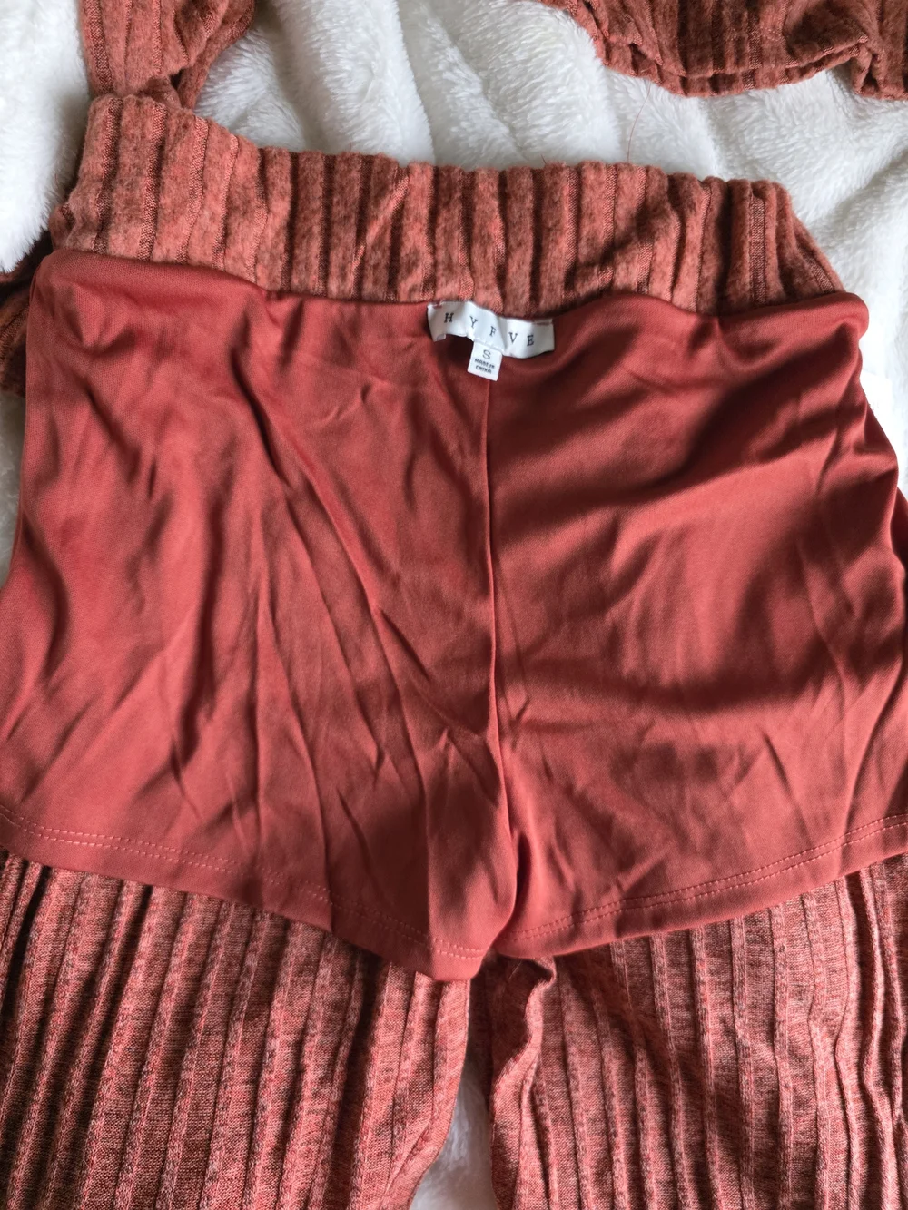 New Ribbed Off-Shoulder Knit Two-Piece Set - Rust Color - Picture 7 of 7